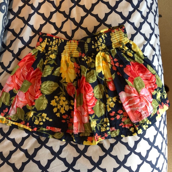 Girls skirt - Picture 4 of 6